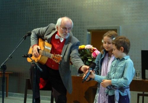 Bohdan Mikolášek: Píseň Včas