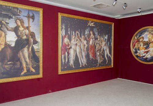Obrazy od Botticelliho Pallas a kentaur, Primavera a Madonna del Magnificat.